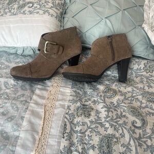AEROSOLES “Heelrest” Tan Heeled Boots with Buckle Detail